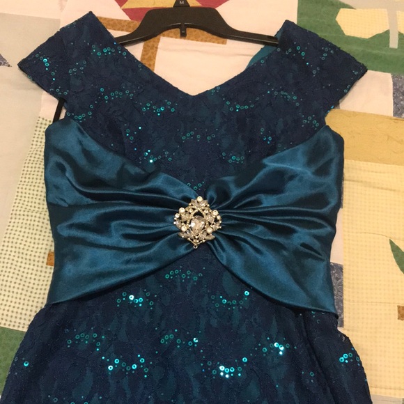 midnight blue sparkly dress